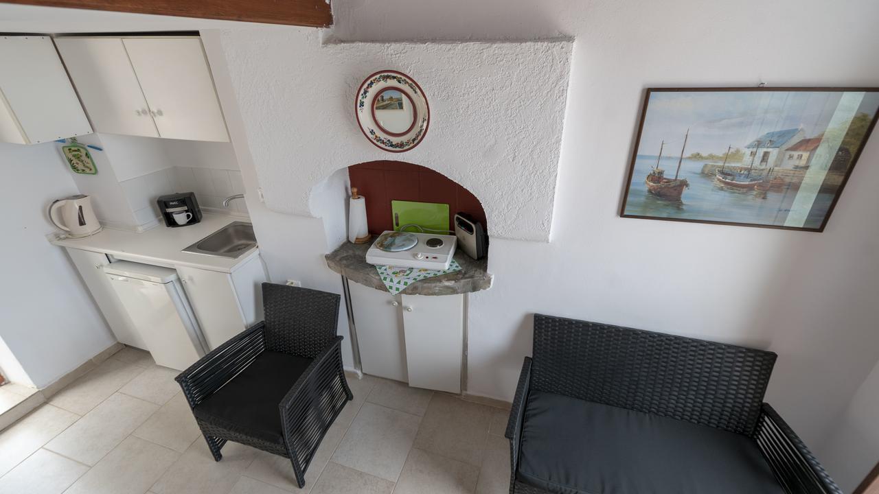 האלקי Roulas Apartments מראה חיצוני תמונה