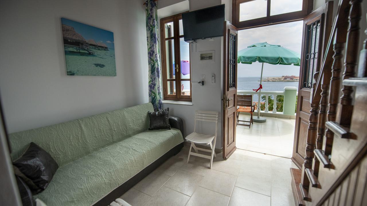 האלקי Roulas Apartments מראה חיצוני תמונה